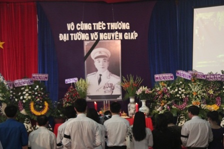 Tuổi trẻ TP. HCM vĩnh biệt Đại tướng - 1 Lễ tưởng niệm Đại tướng Võ Nguyên Giáp
