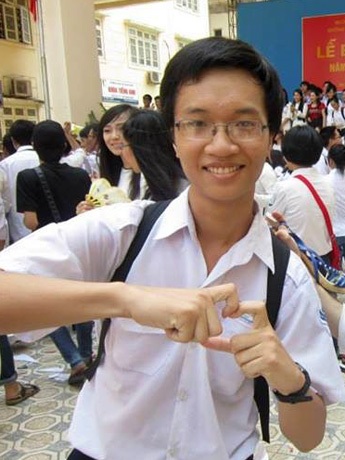 “Chàng trai vàng” Olympic Toán trở thành công dân trẻ tiêu biểu TPHCM - 1 “Chàng trai vàng” Olympic Toán trở thành công dân trẻ tiêu biểu TPHCM