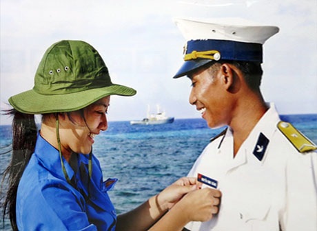 Tâm tình lính biển (ảnh Vũ Ngọc Hoàng)