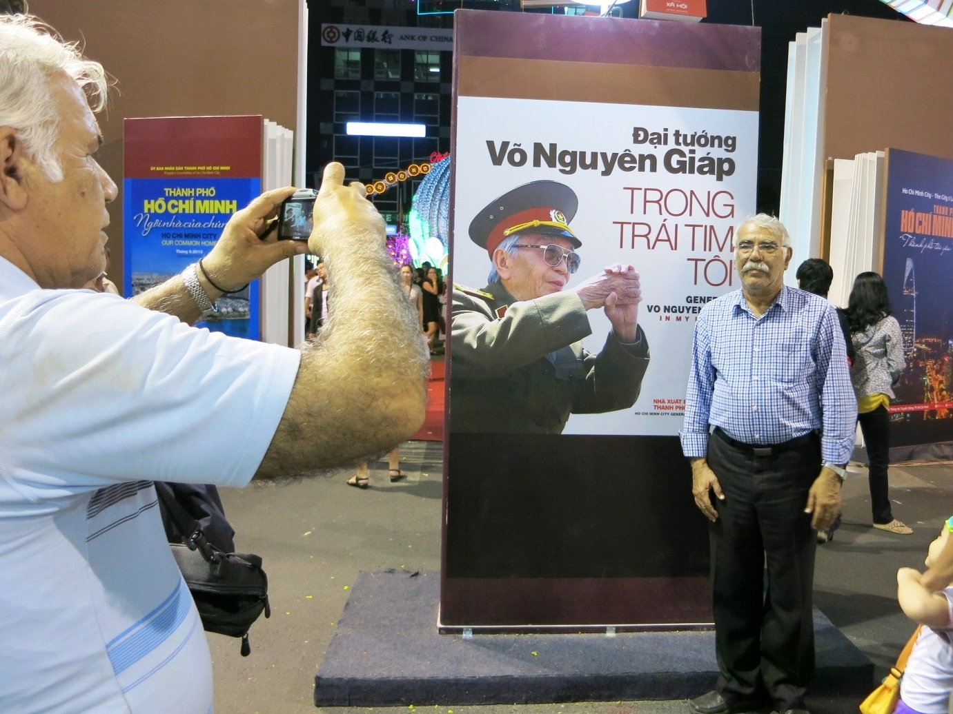 Khu sách mang chủ đề