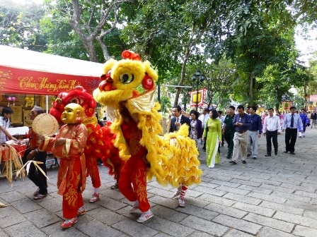 Tưng bừng lễ hạ nêu, kết thúc Tết Nguyên đán