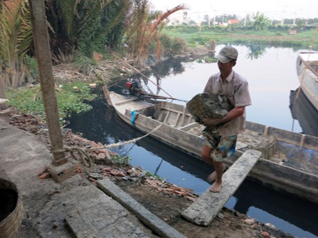 Những người không quản khó nhọc gắn bó với nghề nặn ông Táo, sang năm mới sẽ thất nghiệp