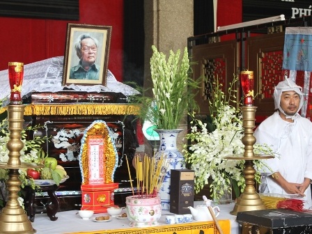 Đông đảo bạn bè tiếc thương nhà văn Nguyễn Quang Sáng - 1 Đông đảo bạn bè tiếc thương nhà văn Nguyễn Quang Sáng