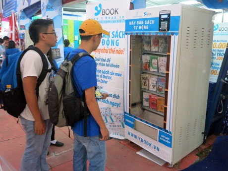 Máy bán sách hoạt động tương tự máy bán nước giải khát tự động
