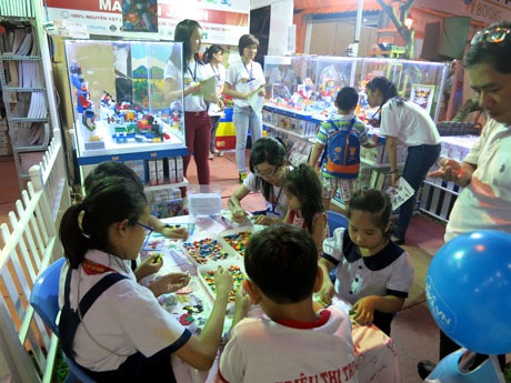 Một trong những điểm nhấn của hội sách là khu vực 200m