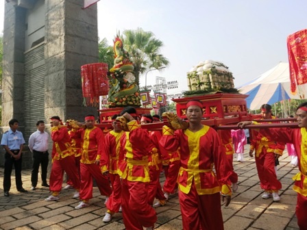 Bánh chưng, bánh giầy – hai phẩm vật không thể thiếu trong nghi lễ Giỗ tổ