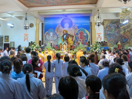 Phật tử náo nức bước vào tuần lễ Phật đản