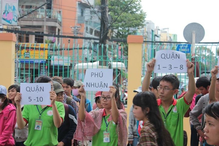 Đón thí sinh tại chùa Việt Nam Quốc Tự (quận 10)