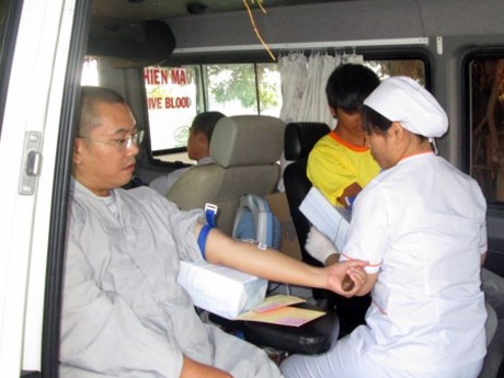 Vu Lan cũng là mùa làm ăn của các nhà hàng chuyên tổ chức tiệc buffet