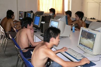 Trung Quốc: Tù nhân bị ép buộc “cày game” trực tuyến - 1