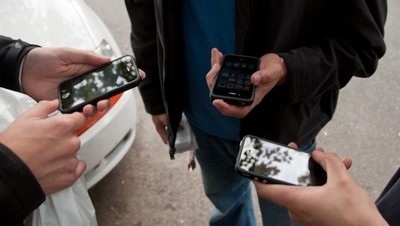 Apple sẽ trình làng 2 phiên bản iPhone mới? - 1