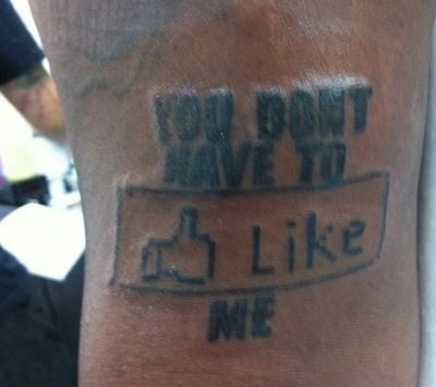 Xăm ảnh đại diện của bạn bè trên Facebook lên cánh tay - 1 Xăm ảnh đại diện của bạn bè trên Facebook lên cánh tay - 1