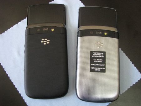 2 mẫu BlackBerry “độc” bất ngờ xuất hiện tại Việt Nam - 12 2 mẫu BlackBerry “độc” bất ngờ xuất hiện tại Việt Nam - 12