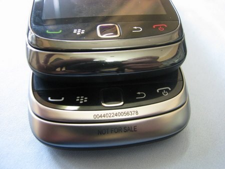 2 mẫu BlackBerry “độc” bất ngờ xuất hiện tại Việt Nam - 15 2 mẫu BlackBerry “độc” bất ngờ xuất hiện tại Việt Nam - 15