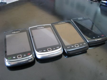 2 mẫu BlackBerry “độc” bất ngờ xuất hiện tại Việt Nam - 27 2 mẫu BlackBerry “độc” bất ngờ xuất hiện tại Việt Nam - 27