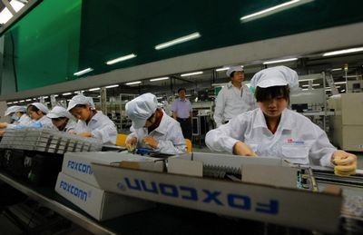 Foxconn lại phải đối mặt với “vấn nạn” tự sát - 1 Foxconn lại phải đối mặt với “vấn nạn” tự sát - 1