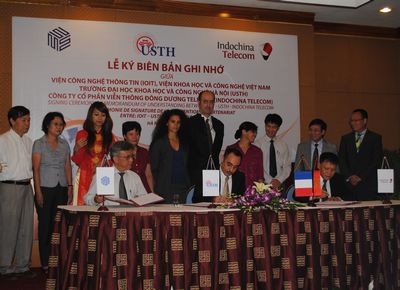 Ký kết hợp tác về nghiên cứu, giảng dạy và ứng dụng công nghệ mới  - 1