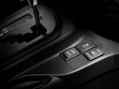 Toyota sẽ ra mắt xe Scion iQ phiên bản chạy điện - 7 Toyota sẽ ra mắt xe Scion iQ phiên bản chạy điện - 7