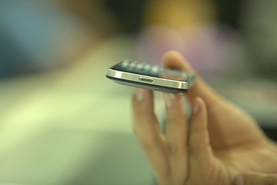 Đập hộp BlackBerry Bold 9900 đầu tiên tại Việt Nam - 5 Đập hộp BlackBerry Bold 9900 đầu tiên tại Việt Nam - 5
