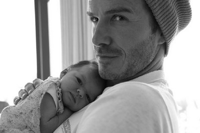 Beckham cởi áo khoe hình xăm tên con gái - 3 Beckham cởi áo khoe hình xăm tên con gái - 3