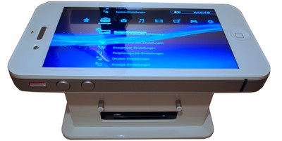 Cận cảnh chiếc iPhone 4 khổng lồ - 1 Cận cảnh chiếc iPhone 4 khổng lồ - 1