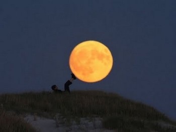 moon14_2688c.jpg