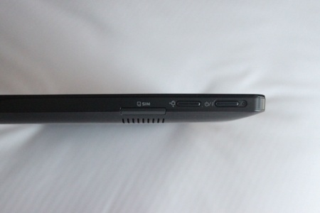 “Đập hộp” máy tính bảng Windows 8 đầu tiên của Samsung - 7 “Đập hộp” máy tính bảng Windows 8 đầu tiên của Samsung - 7