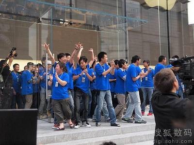 Khai trương Apple Store lớn nhất thế giới tại Thượng Hải - 6 Khai trương Apple Store lớn nhất thế giới tại Thượng Hải - 6