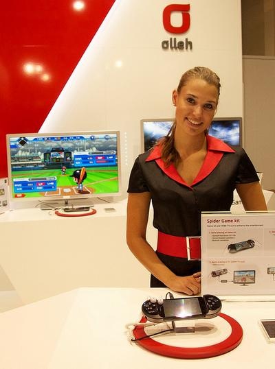 Ngắm “chân dài” khuấy động triển lãm IFA 2011 - 1