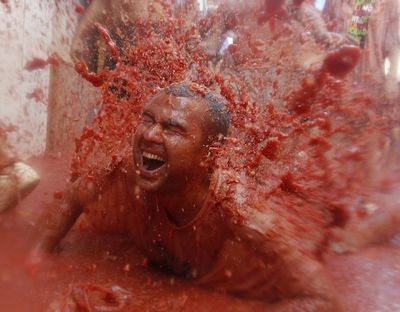 “Cuộc chiến cà chua” lớn nhất thế giới tại Tây Ban Nha - 2 “Cuộc chiến cà chua” lớn nhất thế giới tại Tây Ban Nha - 2