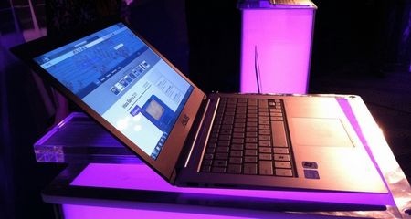 “Sờ tận tay” laptop siêu mỏng Zenbook của Asus - 12