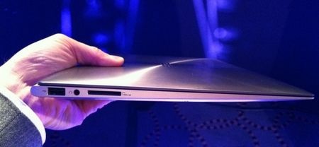 “Sờ tận tay” laptop siêu mỏng Zenbook của Asus - 4