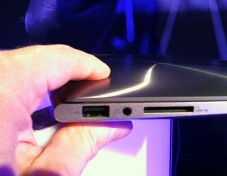 “Sờ tận tay” laptop siêu mỏng Zenbook của Asus - 9