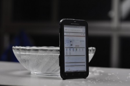 Motorola Defy Plus “nồi đồng cối đá” tại Việt Nam - 15