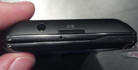 Rò rỉ hình ảnh smartphone mới nhất của Motorola - 3 Rò rỉ hình ảnh smartphone mới nhất của Motorola - 3