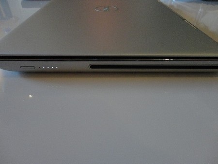MacBook Pro mới gặp “đối thủ” từ Dell - 3 MacBook Pro mới gặp “đối thủ” từ Dell - 3