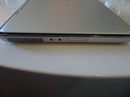 MacBook Pro mới gặp “đối thủ” từ Dell - 4 MacBook Pro mới gặp “đối thủ” từ Dell - 4