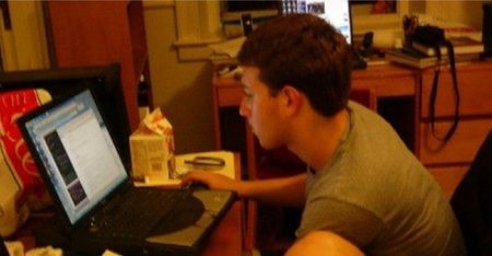 Gặp "ông chủ" Mark Zuckerberg trên Facebook - 3 Gặp "ông chủ" Mark Zuckerberg trên Facebook - 3