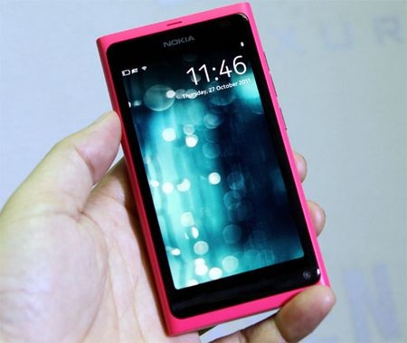 “Đập hộp” Nokia N9 chính hãng tại Việt Nam - 20 “Đập hộp” Nokia N9 chính hãng tại Việt Nam - 20