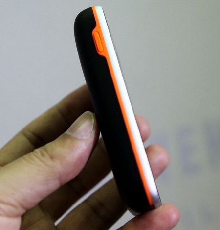 Smartphone “siêu bền” của Sony Ericsson giá trên 8 triệu đồng - 5 Smartphone “siêu bền” của Sony Ericsson giá trên 8 triệu đồng - 5