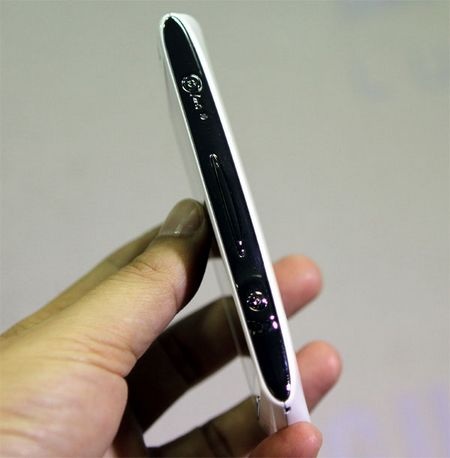 Khám phá Sony Ericsson Xperia neo V chính hãng tại Việt Nam - 6