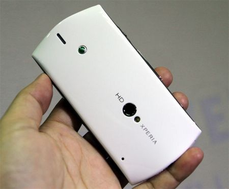 Khám phá Sony Ericsson Xperia neo V chính hãng tại Việt Nam - 8