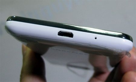 Galaxy S II trắng chính hãng dưới 14 triệu đồng - 10 Galaxy S II trắng chính hãng dưới 14 triệu đồng - 10