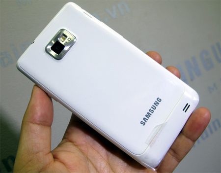 Galaxy S II trắng chính hãng dưới 14 triệu đồng - 11 Galaxy S II trắng chính hãng dưới 14 triệu đồng - 11