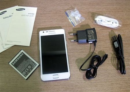 Galaxy S II trắng chính hãng dưới 14 triệu đồng - 2 Galaxy S II trắng chính hãng dưới 14 triệu đồng - 2