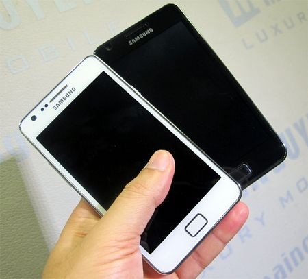 Galaxy S II trắng chính hãng dưới 14 triệu đồng - 4 Galaxy S II trắng chính hãng dưới 14 triệu đồng - 4
