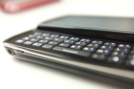 "Đập hộp" Xperia Pro bàn phím trượt tại Việt Nam - 10