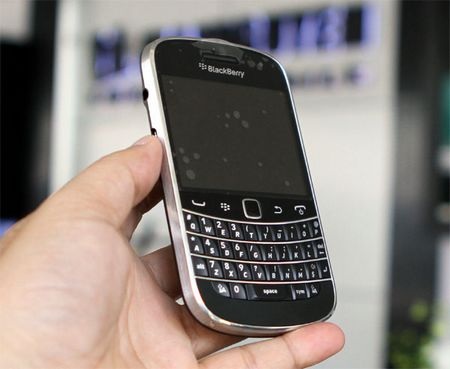 Blackberry Bold 9900 chính hãng giá gần 16 triệu đồng - 17 Blackberry Bold 9900 chính hãng giá gần 16 triệu đồng - 17