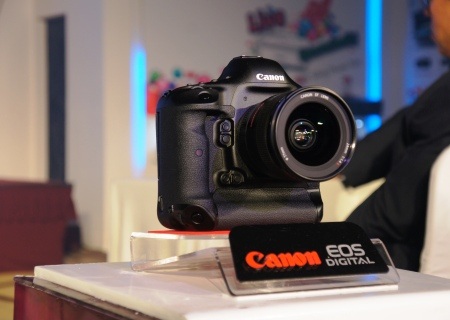 “Siêu phẩm” EOS-1D X của Canon bất ngờ xuất hiện tại VN - 2