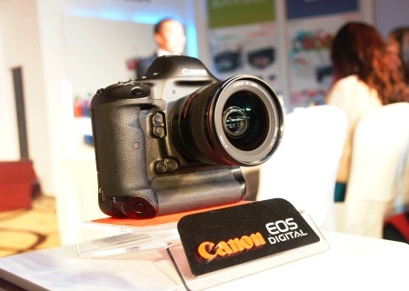 “Siêu phẩm” EOS-1D X của Canon bất ngờ xuất hiện tại VN - 7